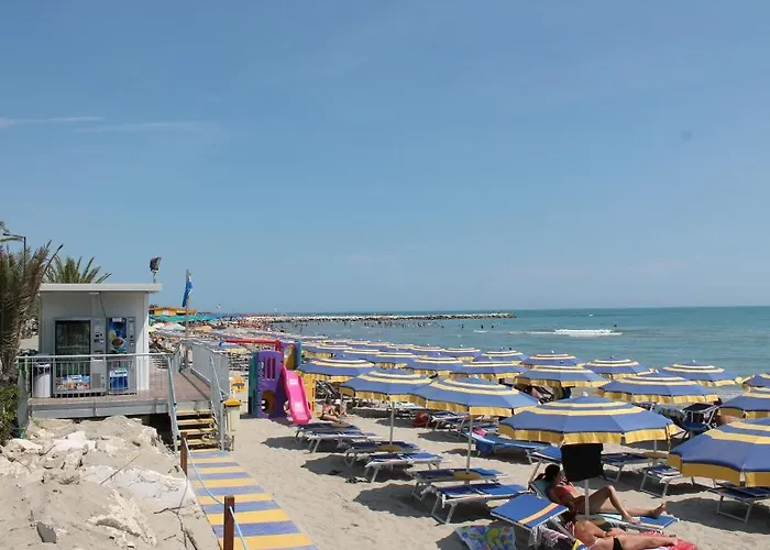 Hotel San Remo - All Inclusive - Fronte Mare - Spiaggia Privata Martinsicuro